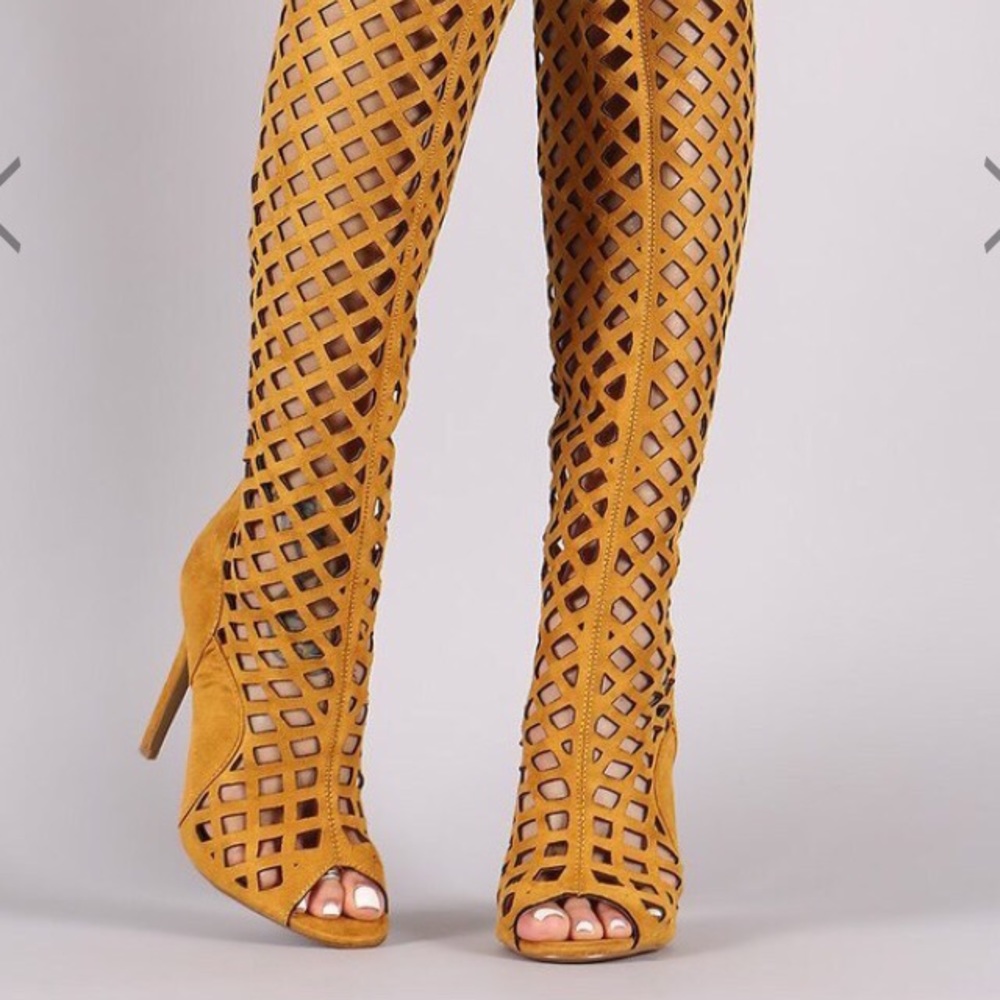Heel boots